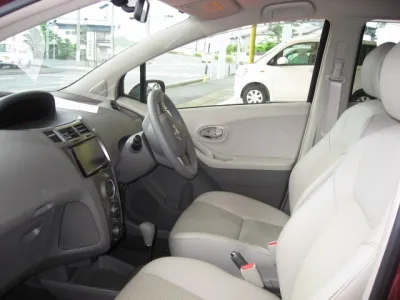 ヴィッツ(トヨタ)アイル中古車 3