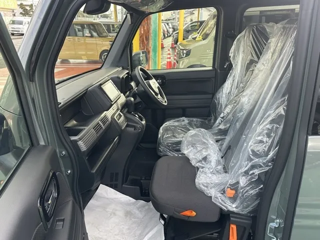 N-VAN(ホンダ)FUNターボ届出済未使用車 3