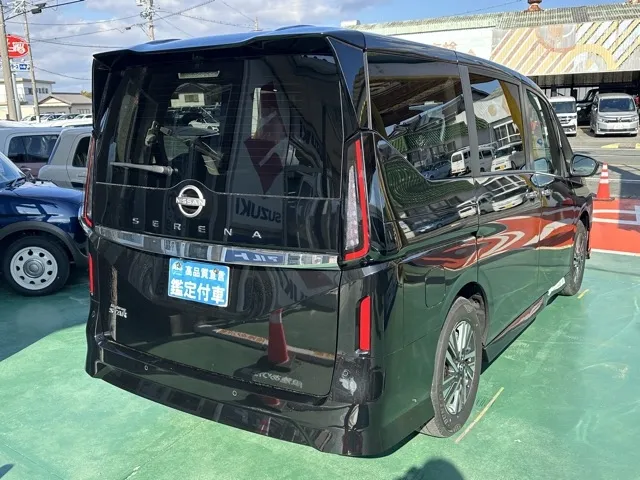セレナ(ニッサン)ハイウェイスターV アラウンドビューモニター登録済未使用車 17