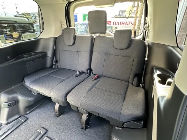 セレナ(ニッサン)ハイウェイスターV アラウンドビューモニター登録済未使用車 5