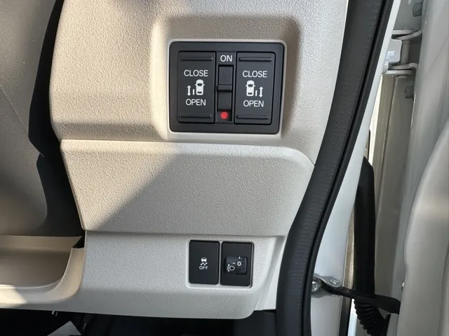 N-BOX(ホンダ)N-BOX コンフォートＰ届出済未使用車 15