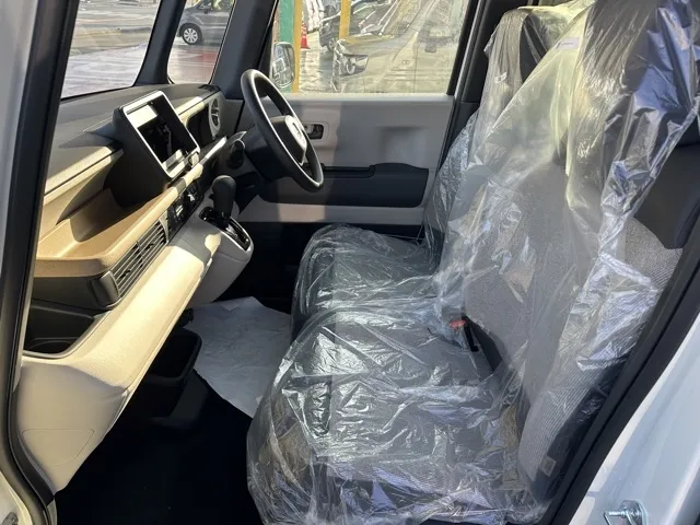 N-BOX(ホンダ)N-BOX コンフォートＰ届出済未使用車 3