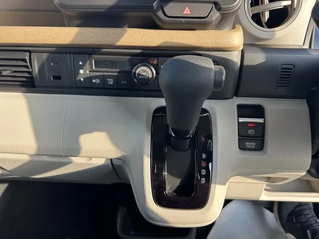 N-BOX(ホンダ)N-BOX コンフォートＰ届出済未使用車 17