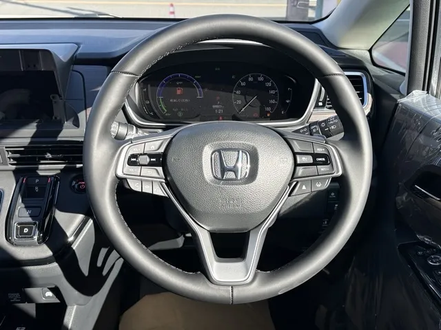 オデッセイ(ホンダ)e：HEV アブソルート EX登録済未使用車 10