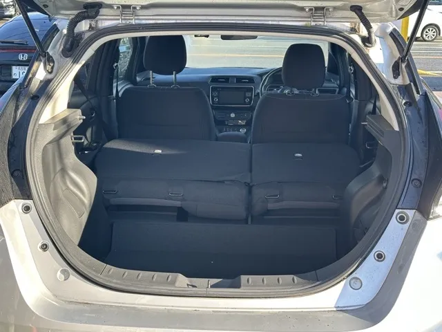 リーフ(ニッサン)Ｘ中古車 9
