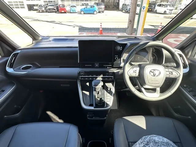ノア(トヨタ)S-Z 7人 Dオーディオ＋ ユニバステップ ドライビングサポート登録済未使用車 10