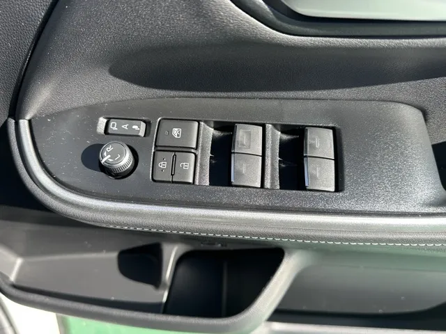 ノア(トヨタ)S-Z 7人 Dオーディオ＋ ユニバステップ ドライビングサポート登録済未使用車 17
