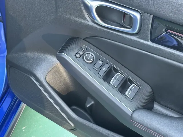 シビック(ホンダ)e：HEV中古車 12