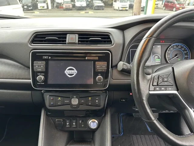 リーフ(ニッサン)X Vセレクション中古車 13