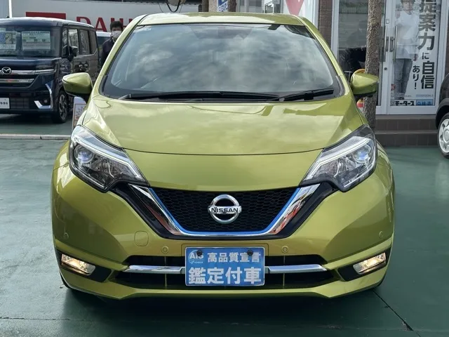 ノート(ニッサン)eパワー メダリスト中古車 25