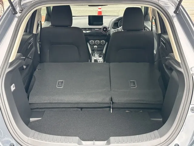 MAZDA2(マツダ)15スポルト中古車 9