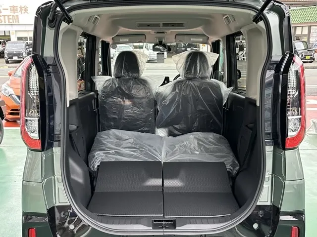 デリカミニ(三菱)Gプレミアム届出済未使用車 12