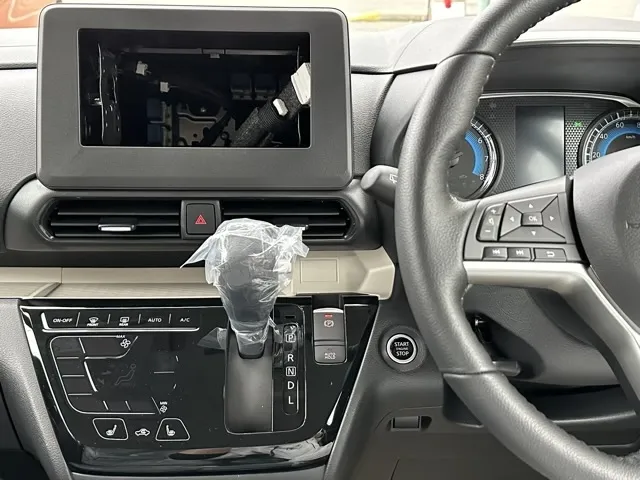 デリカミニ(三菱)Gプレミアム届出済未使用車 18