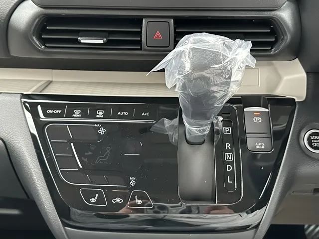 デリカミニ(三菱)Gプレミアム届出済未使用車 19