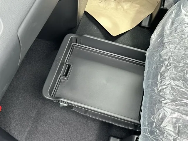 デリカミニ(三菱)Gプレミアム届出済未使用車 13