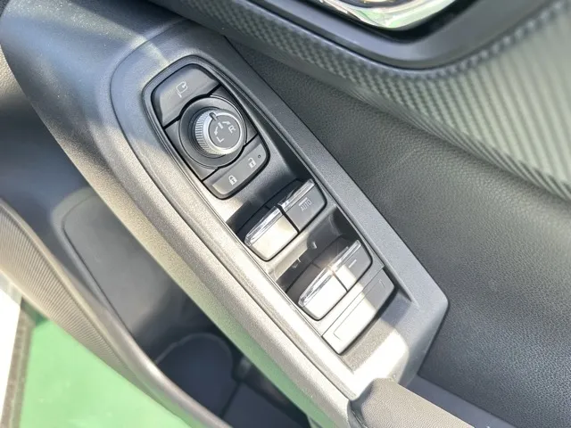 クロストレック(スバル)リミテッド中古車 12