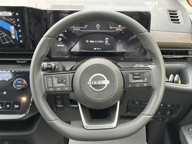 セレナ(ニッサン)e-4ORCE ハイウェイスターV 12.3ナビ登録済未使用車 10