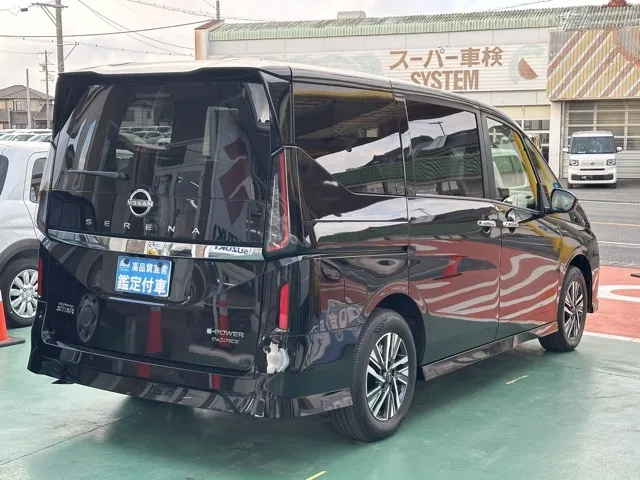 セレナ(ニッサン)e-4ORCE ハイウェイスターV 12.3ナビ登録済未使用車 13