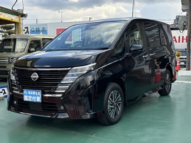セレナ(ニッサン)e-4ORCE ハイウェイスターV 12.3ナビ登録済未使用車 1