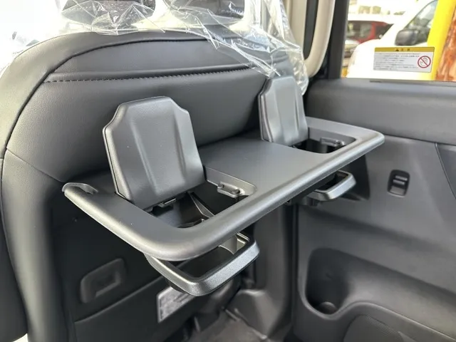 セレナ(ニッサン)e-4ORCE ハイウェイスターV 12.3ナビ登録済未使用車 8