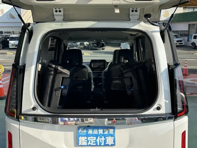セレナ(ニッサン)e-4ORCE ハイウェイスターV アラウンドビューモニター登録済未使用車 14