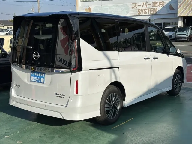 セレナ(ニッサン)e-4ORCE ハイウェイスターV アラウンドビューモニター登録済未使用車 15