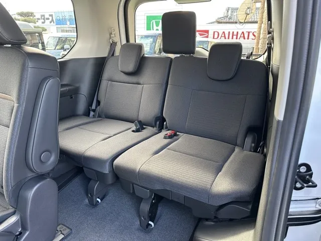 セレナ(ニッサン)e-4ORCE ハイウェイスターV アラウンドビューモニター登録済未使用車 5
