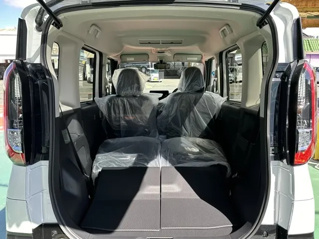 デリカミニ(三菱)Gプレミアム届出済未使用車 14