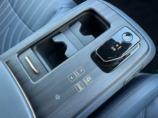 アリア(ニッサン)B6中古車 24