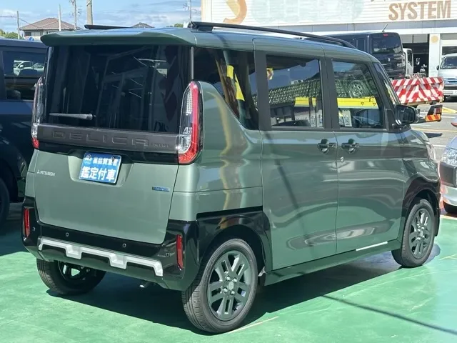 デリカミニ(三菱)G 4WD届出済未使用車 11