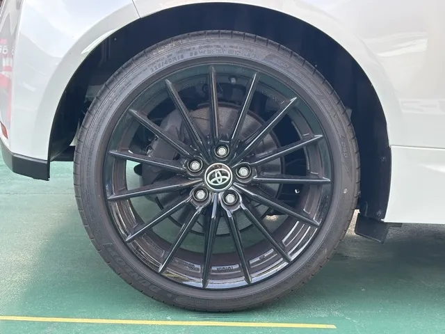 GRヤリス(トヨタ)RC ４WD 6MT中古車 9