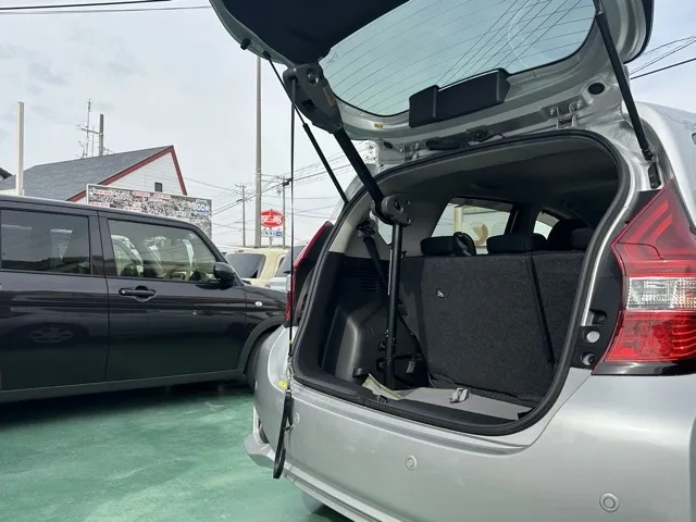 ノート(ニッサン)eパワーX中古車 9