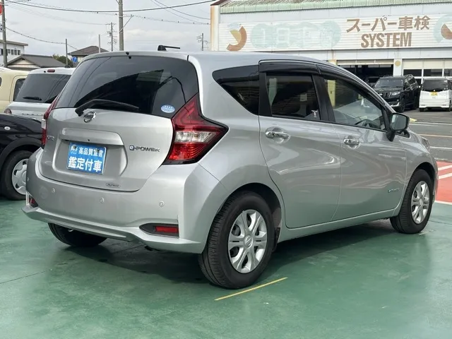 ノート(ニッサン)eパワーX中古車 10