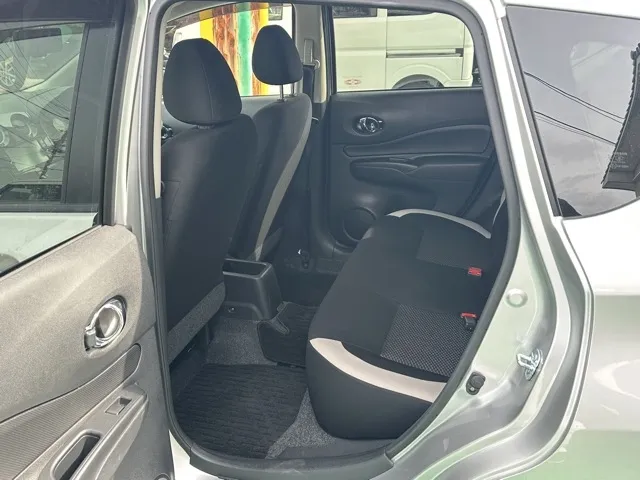 ノート(ニッサン)eパワーX中古車 5
