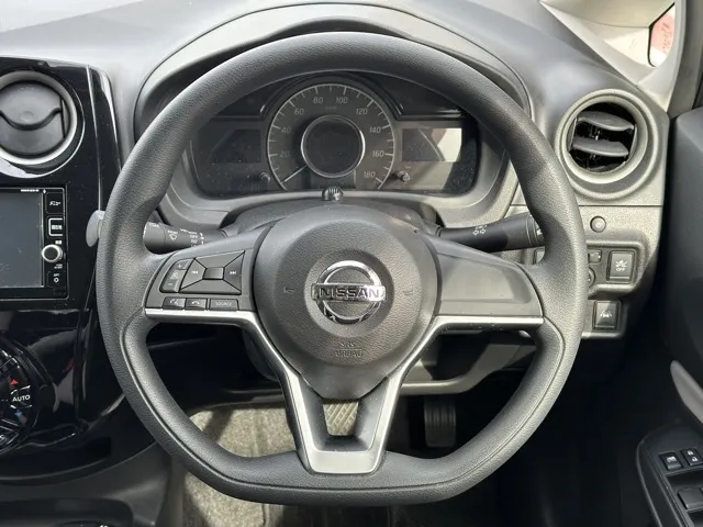 ノート(ニッサン)eパワーX中古車 7