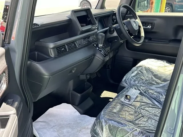 N-BOX(ホンダ)N-BOXカスタム コーディネートスタイル届出済未使用車 3