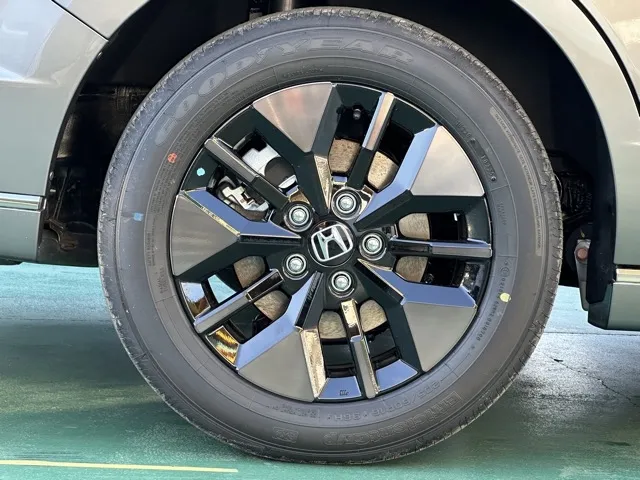 ステップワゴン(ホンダ)e・HEVスパーダ 7人登録済未使用車 17