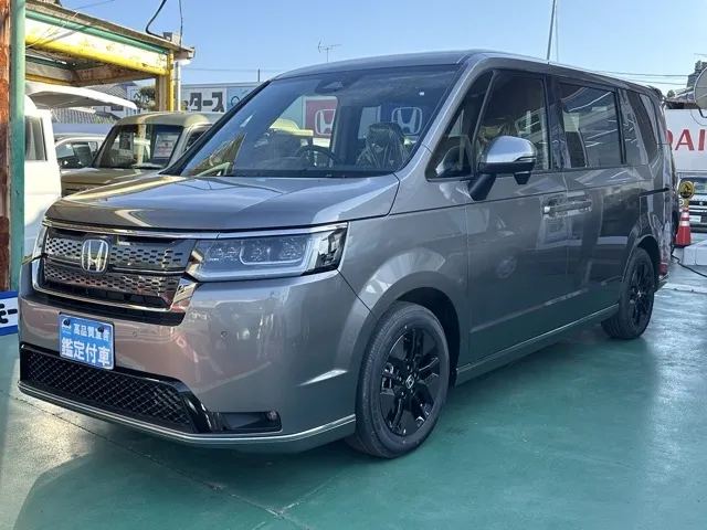 ステップワゴン(ホンダ)e・HEVスパーダ 7人登録済未使用車 1