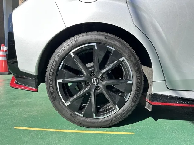 オーラ(ニッサン)ニスモ プロパイロット ナビ ワイヤレス充電中古車 12