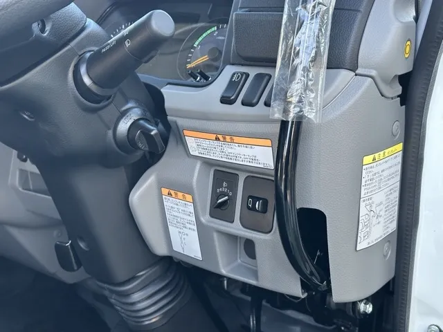 キャンター(三菱)全低床キョウカダンプ ３ｔレンタ登録済未使用車 14