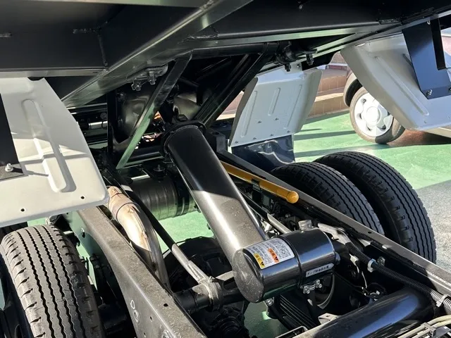 キャンター(三菱)全低床キョウカダンプ ３ｔレンタ登録済未使用車 26