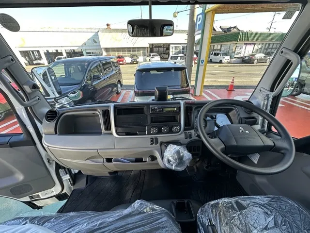 キャンター(三菱)全低床キョウカダンプ ３ｔレンタ登録済未使用車 4