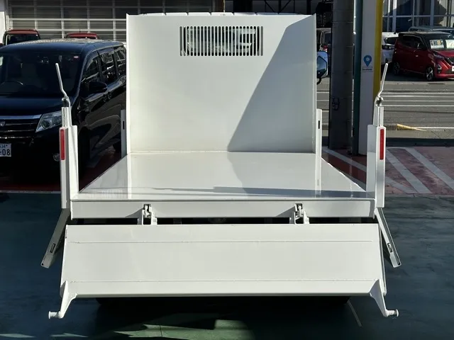 キャンター(三菱)全低床キョウカダンプ ３ｔレンタ登録済未使用車 8