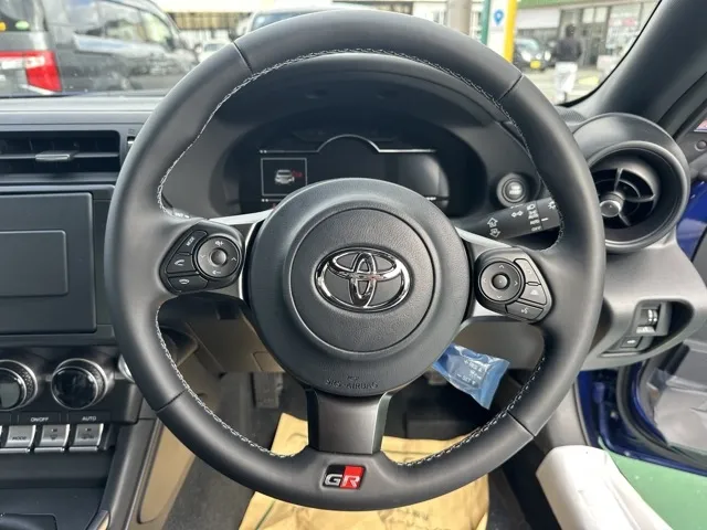 GR86(トヨタ)RC 6MT登録済未使用車 10