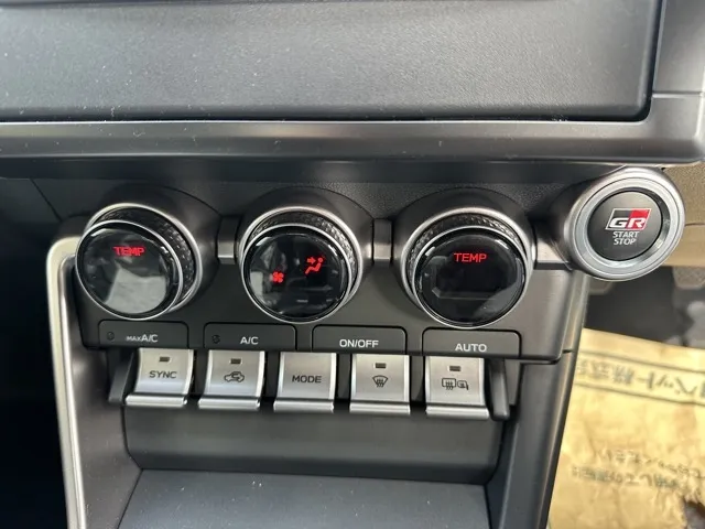 GR86(トヨタ)RC 6MT登録済未使用車 14