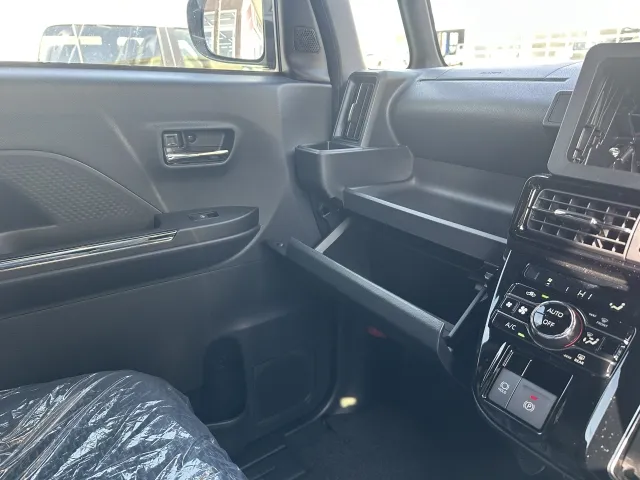タント(ダイハツ)RS Fグリルロアガーニッシュ届出済未使用車 18