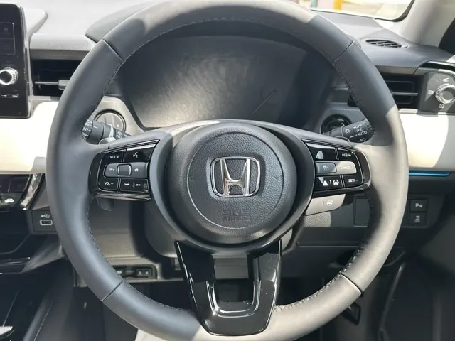 ヴェゼル(ホンダ)ｅ：ＨＥＶ　Ｚ PLaYパッケージ新車見本展示無 7