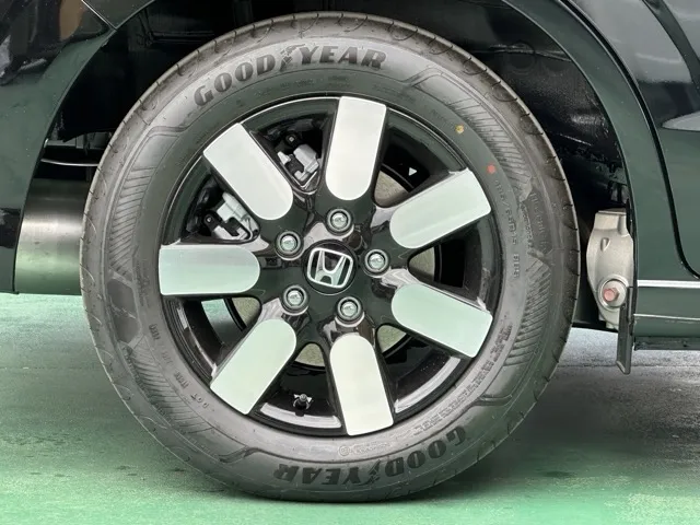 フリード(ホンダ)エアー EX 6人乗登録済未使用車 15