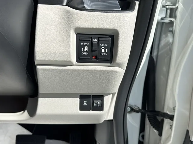 N-BOX(ホンダ)N-BOX コンフォートＰ届出済未使用車 14