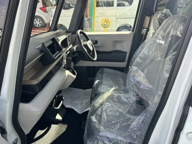 N-BOX(ホンダ)N-BOX コンフォートＰ届出済未使用車 3